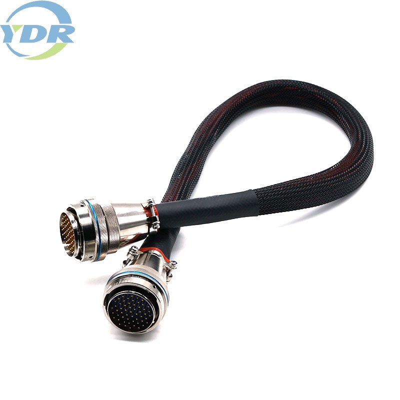 Aus welchen Teilen besteht ein Kabelverbinder?